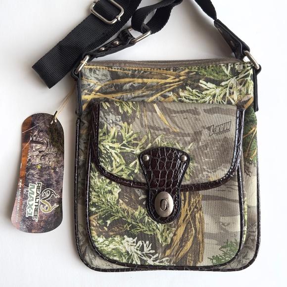 Bags | Realtree Camo Crossbody Bag | Poshmark